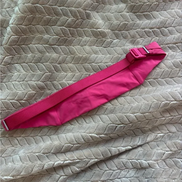 Lululemon fast and free running belt - Picture 3 of 4